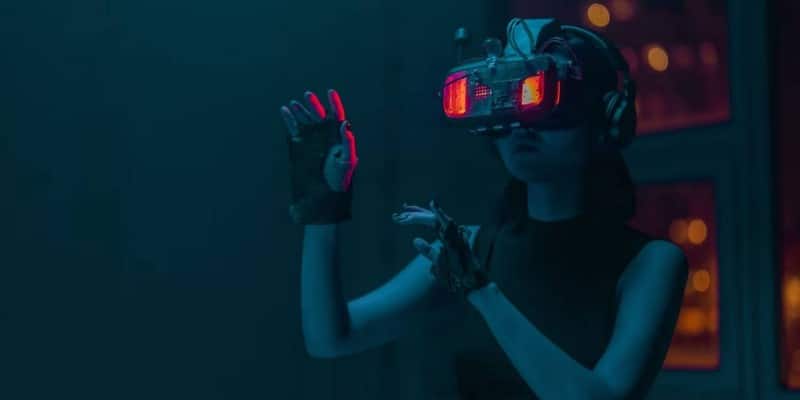 مقارنة بين PS VR et Meta Quest 2: أي نظارة VR يجب أن تشتريها؟ - شروحات