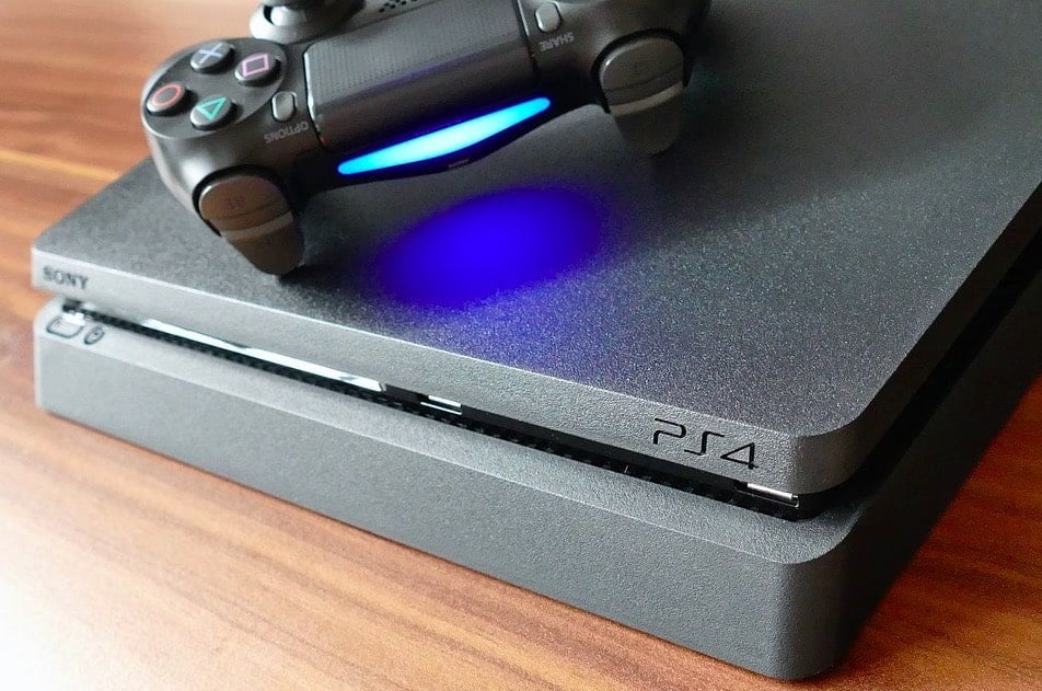 هل يستحق الأمر شراء PS4 Slim في عام 2020؟ نعم إنه كذلك - PS4/PS5